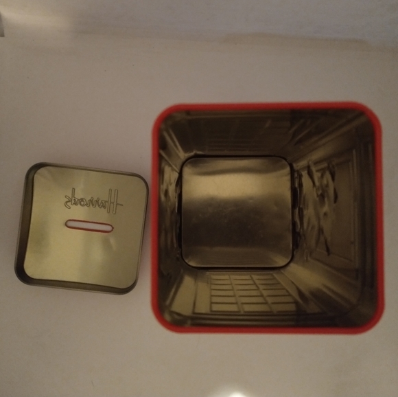 🧁 3/$30 Harrods Telephone Money Box Tin - Picture 11 of 13